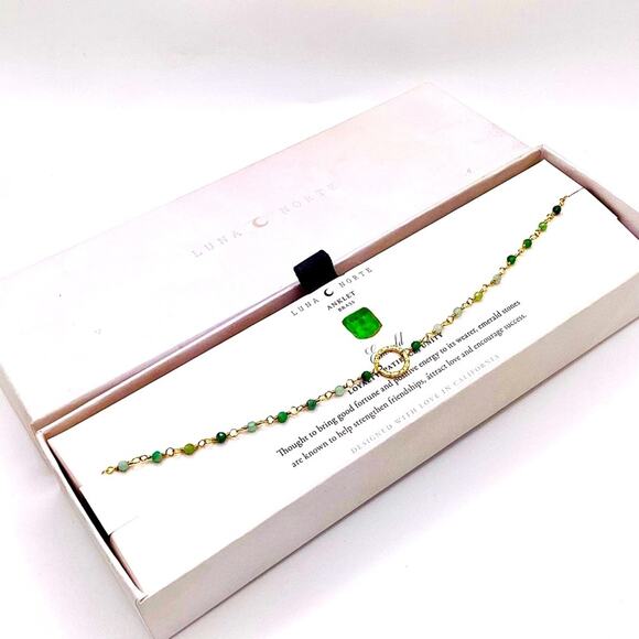 Luna Norte “Emerald” Anklet in 14k gold plated brass - Picture 4 of 10